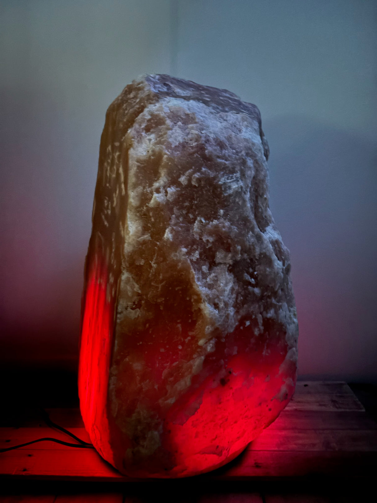 Himalaya XL zoutlamp donker 120–140 kg met diepe oranje/rode gloed