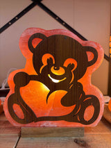 Handgemaakte Himalaya zoutlamp in 3D beer vorm met warme gloed en houten voet