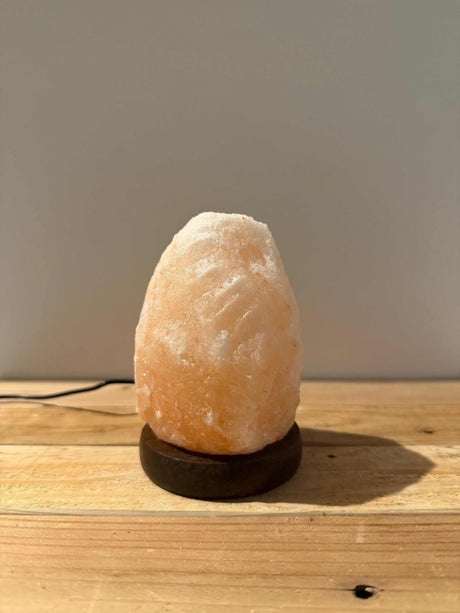 Himalaya USB zoutlamp natuurlijke vorm roze, compact, met zachte oranje tint